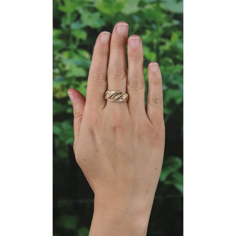 10k Yellow Gold Diamond Cut Patterned Band Ring Size 8 1/2 - Picture 2 of 7